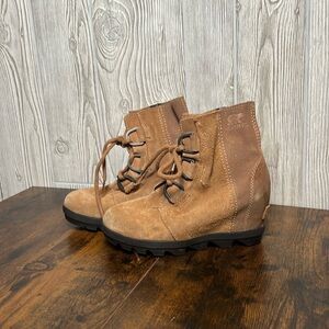 Sorel Boots Youth 1 Joan of Arctic Bootie Brown Suede Lace Up Wedge